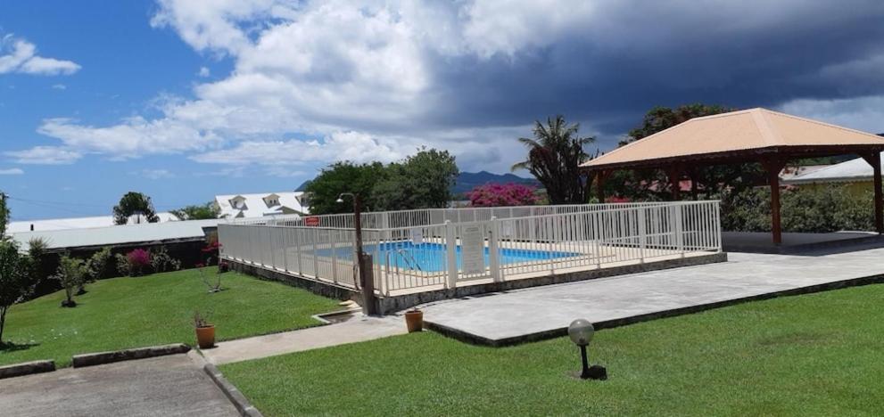 Ti'Bakoua A Sainte-Luce Plage Et Piscine 外观 照片